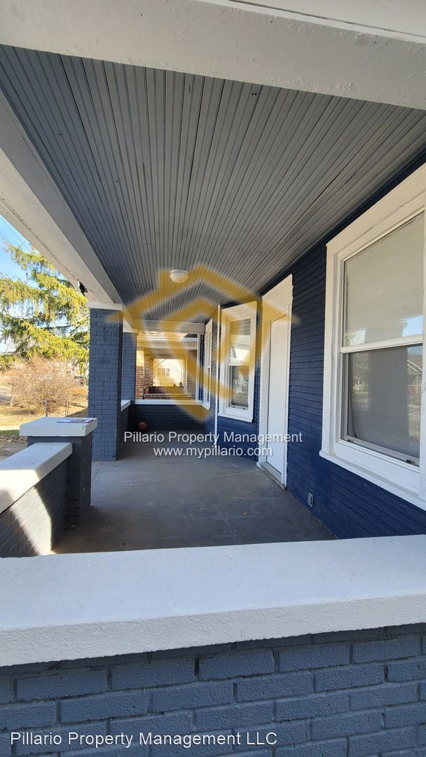 Building Photo - 3 br, 1 bath House - 557 W 28th St.