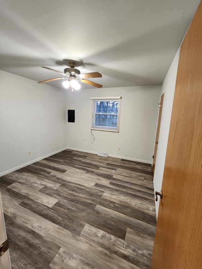 Bedroom 2 - 3288 Ashland St