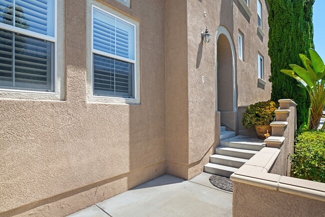 Building Photo - 13325 Via Costanza