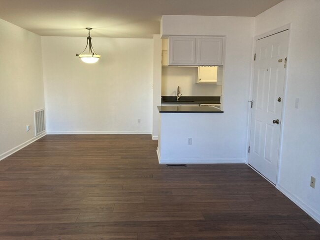 Building Photo - 4676 White Rock Cir