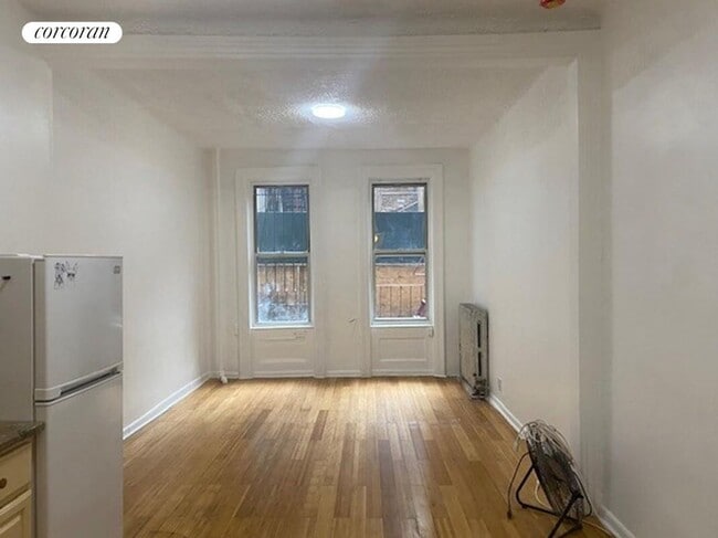 Building Photo - 323 Schermerhorn St
