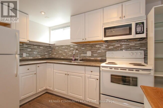 Building Photo - 111 Rosehill Blvd