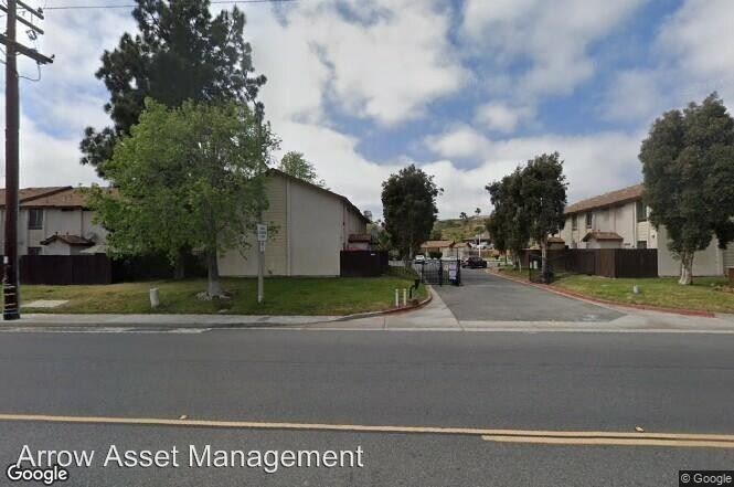 Primary Photo - 5160 N River Rd