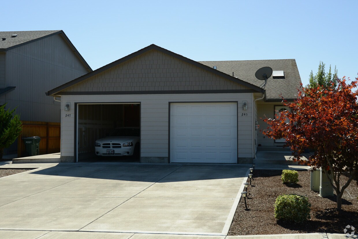 245287 E Gwinn St, Monmouth, OR 97361 Apartments in Monmouth, OR