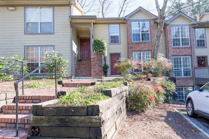 Primary Photo - 1352 Weatherstone Way NE