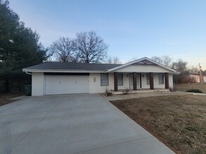 Building Photo - 524 N 34th St