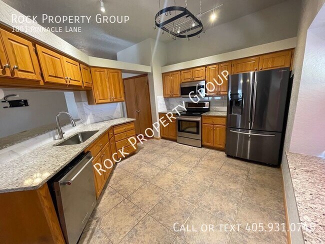 Photo - 1801 Pinnacle Ln House