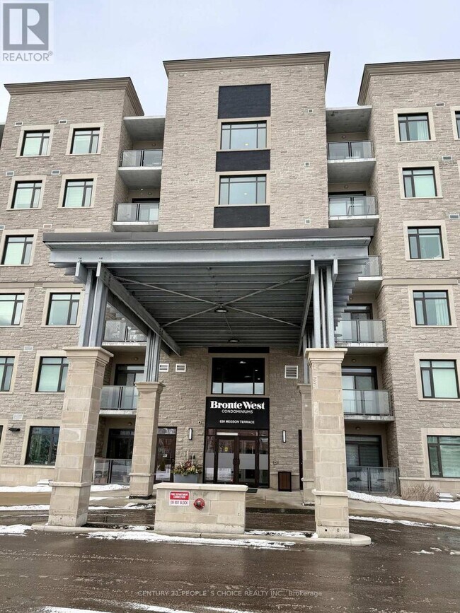 Photo du bâtiment - 830 Megson Terrace