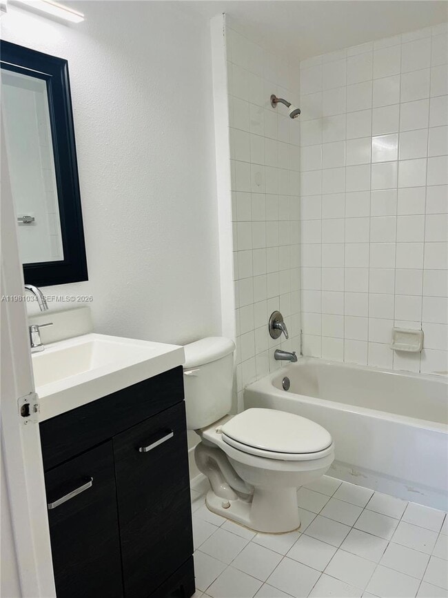 Foto del edificio - 3221 Sabal Palm Manor