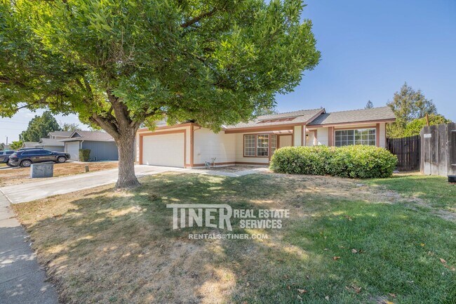 Building Photo - Beautiful Roseville Home