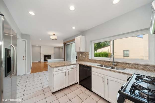 Foto del edificio - 1270 S Paddock Dr