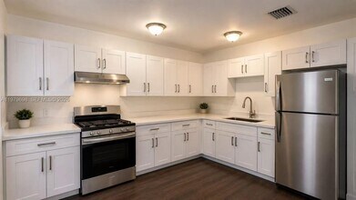 Building Photo - 374 NW 31st Ave