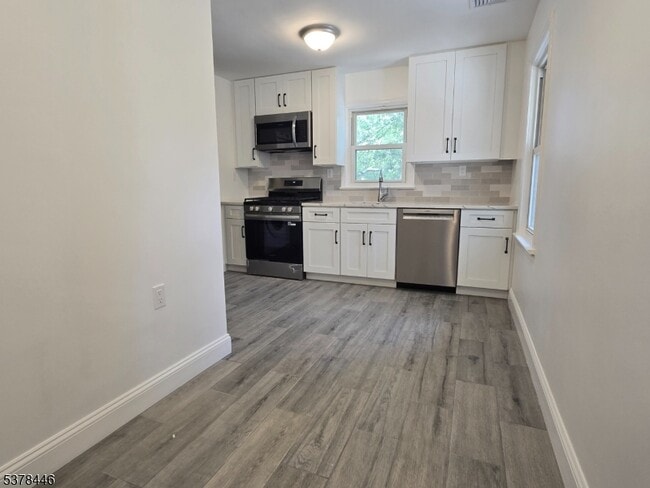 Building Photo - 128 2nd St