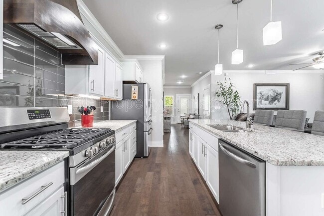 Building Photo - 5217 S 65th Pl