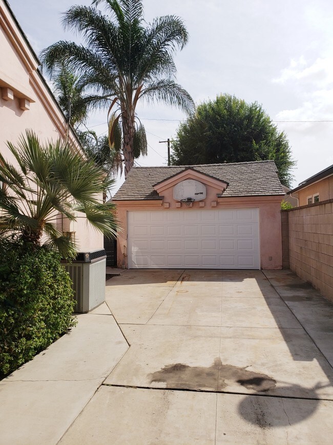 Building Photo - 5510 E Monlaco Rd