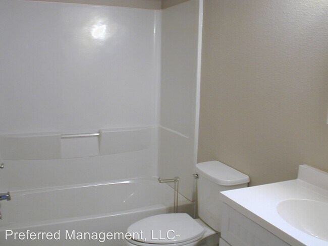 Building Photo - 5424-26-28-30 Imperial Ct
