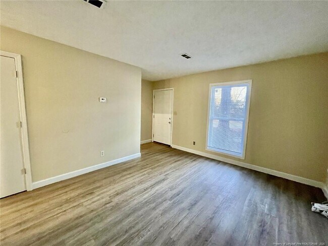 Foto del edificio - 5846 Aftonshire Dr