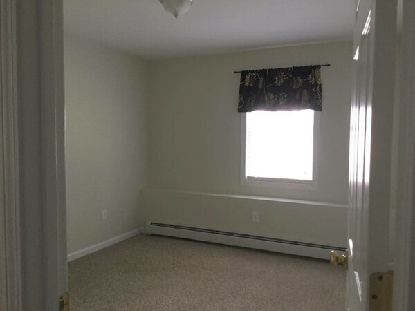 Building Photo - 24 Evelyn's Way