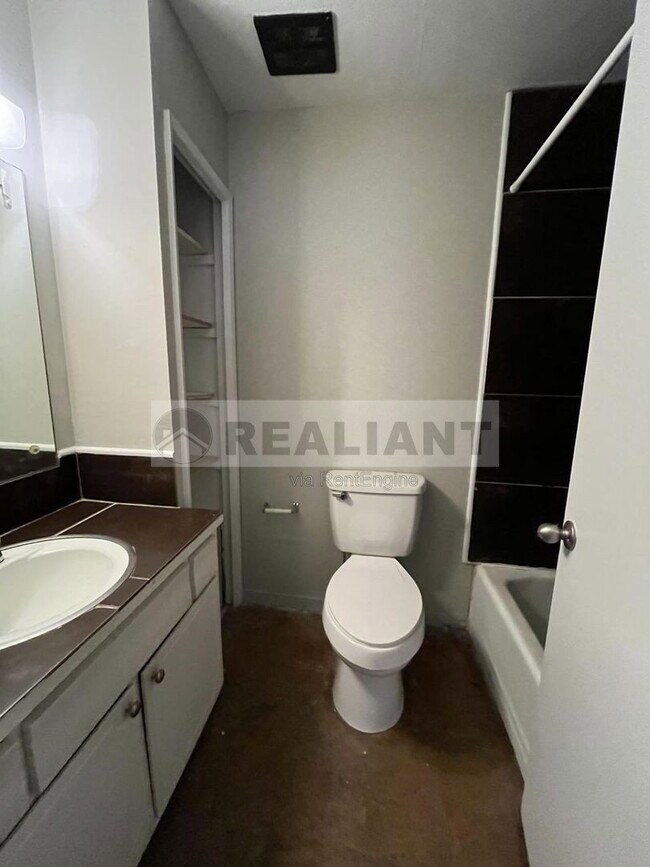 Foto del edificio - 468 N Limestone