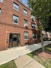 Building Photo - 2360 W Dickens Ave