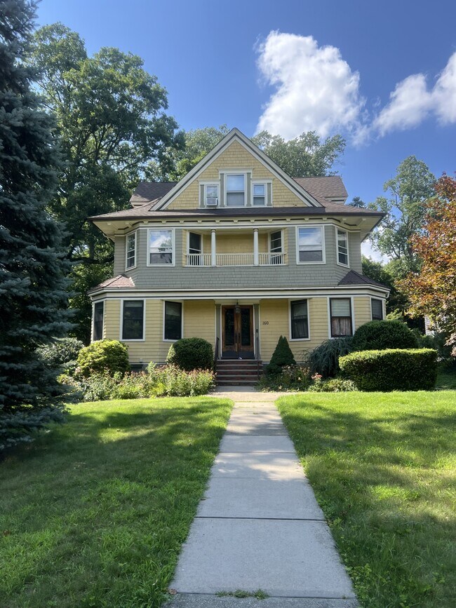 Building Photo - 160 Midland Ave