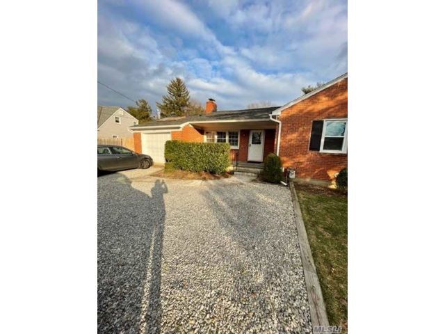 Building Photo - 950 Glen Cove Ave