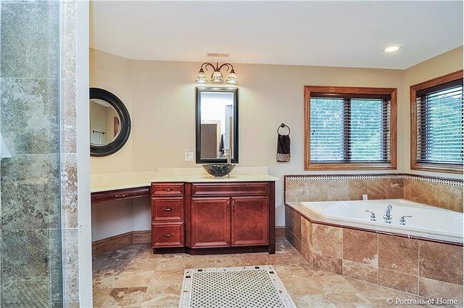 Building Photo - 616 N Ellsworth St