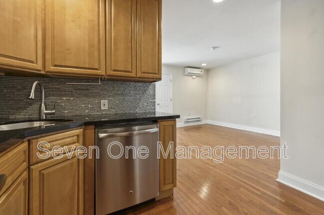 Building Photo - 6066 Ridge Ave
