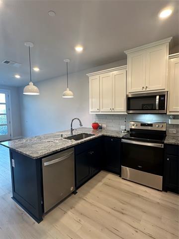 Building Photo - 2624 La Cala Dr