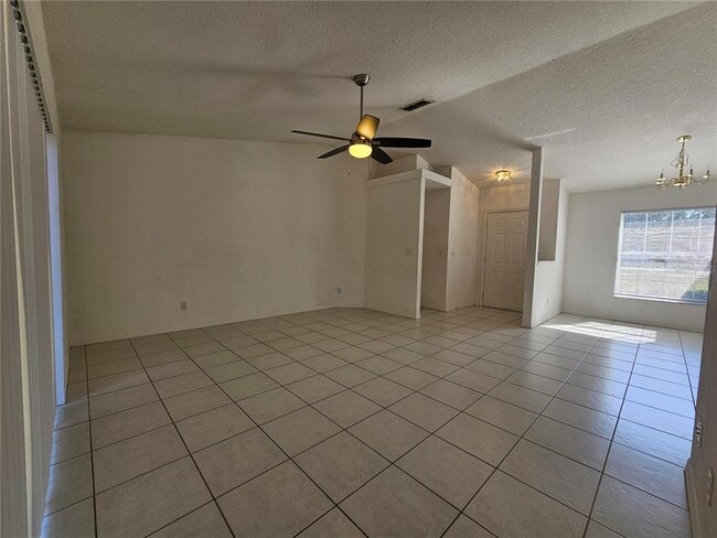 Foto del edificio - 13305 Pinyon Dr