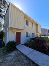 Building Photo - 1204 Drake Ave