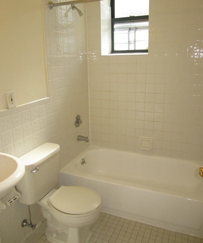 Foto del edificio - 101 W 130th St