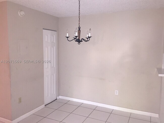 Foto del edificio - 10822 N Kendall Dr