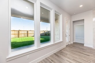 Building Photo - 26319 Camden Cyn Ave