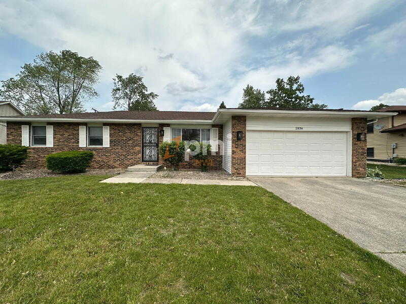 Foto principal - 2836 W 63rd Ln