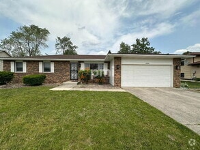 Building Photo - 2836 W 63rd Ln