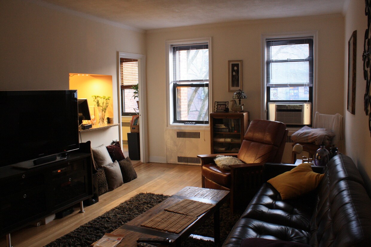 300 Main St, White Plains, NY 10601 Apartments in White Plains, NY