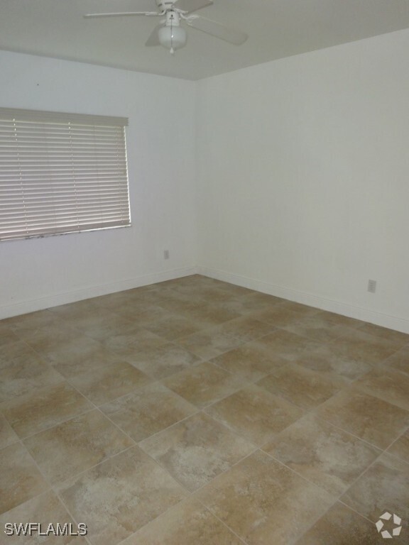 Building Photo - 2637 SW 27th St