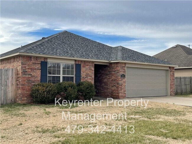Foto del edificio - Spacious 3-Bedroom Springdale Home with Fenced Yard