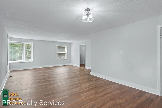 Foto del edificio - 4 br, 2 bath House - 5565 Eastview Ave