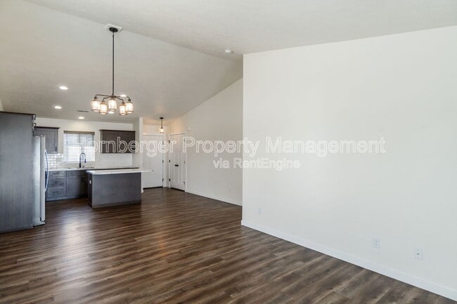 Foto del edificio - 10612 W Salmonberry