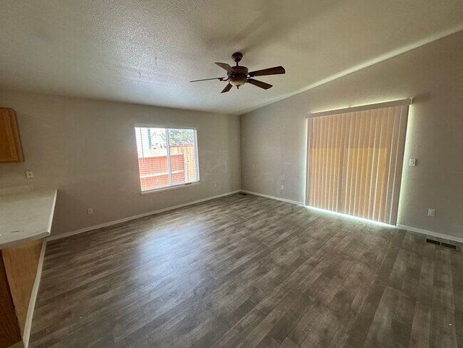Building Photo - 17878 Empire Ct