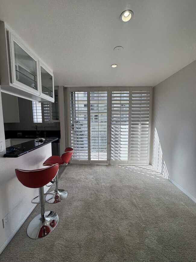 Foto del edificio - 10747 Wilshire Blvd