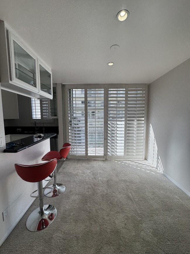 Photo - 10747 Wilshire Blvd (Los Angeles, CA) Apartment