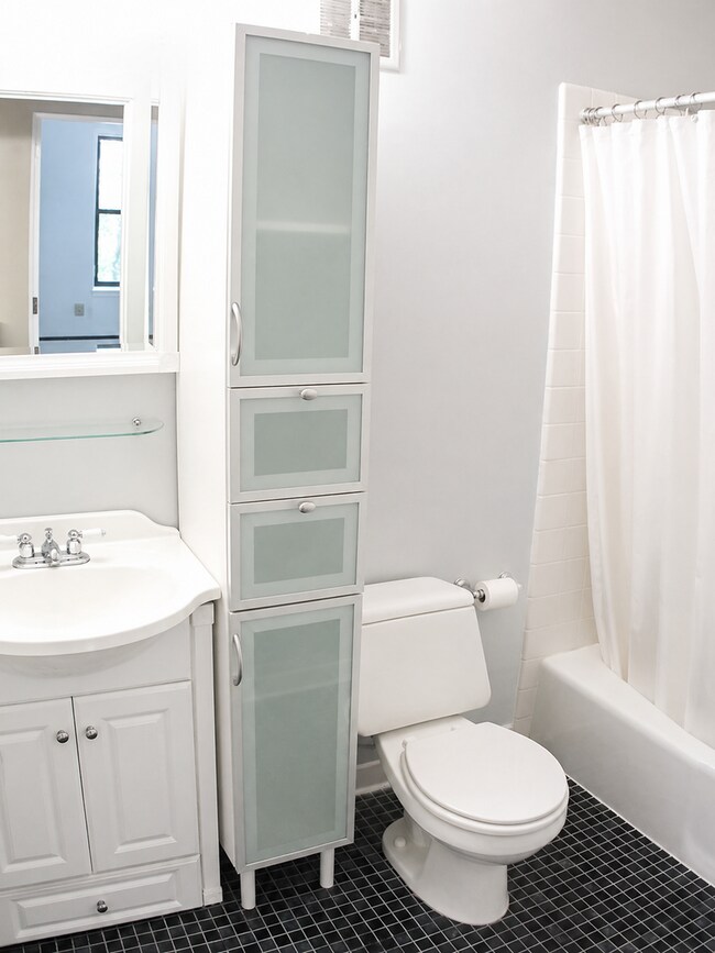Foto del edificio - Back Bay! Cute 2bd with lots of characters! Laundry in uni!