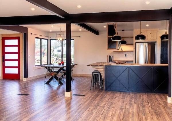 Building Photo - 985 Gumview Rd