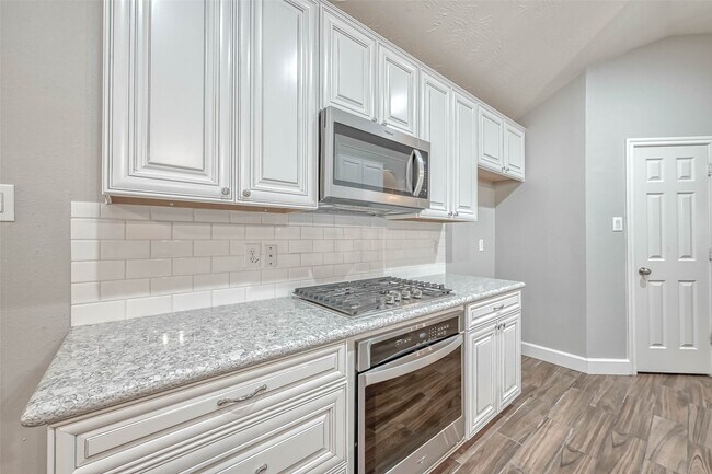 Building Photo - 15943 Pleasant Green Cir