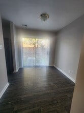 Building Photo - 4709 Lakeside Dr