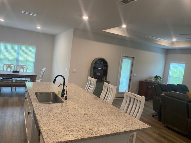 Foto del edificio - 1020 Ballantyne Ln