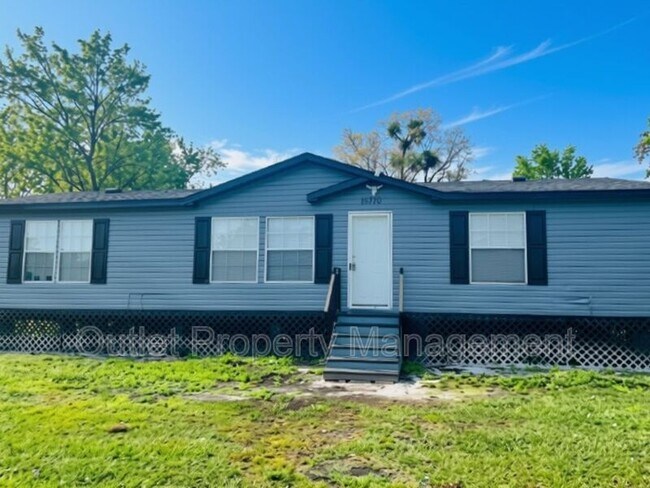 Building Photo - 15710 Bermuda St